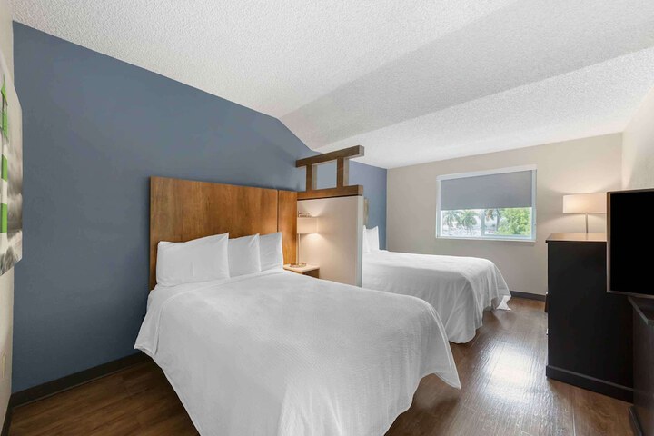 Superior Studio 2 Double Beds Accessible (1 of 5)
