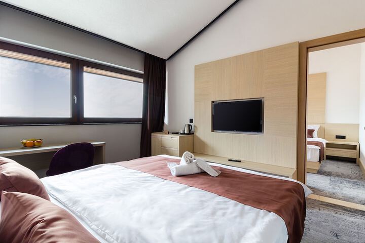 Room 5 of 47