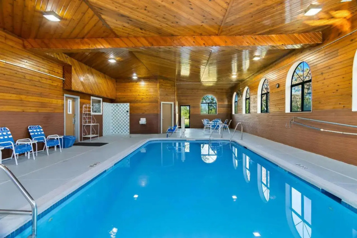 Pool 12 of 18