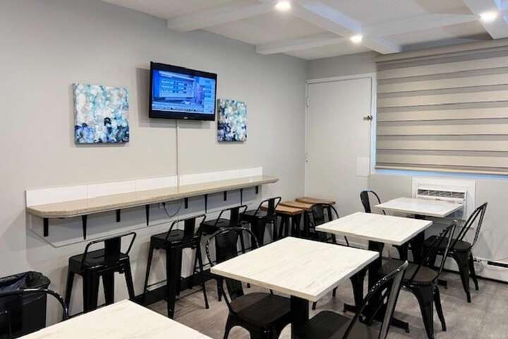 Breakfast area