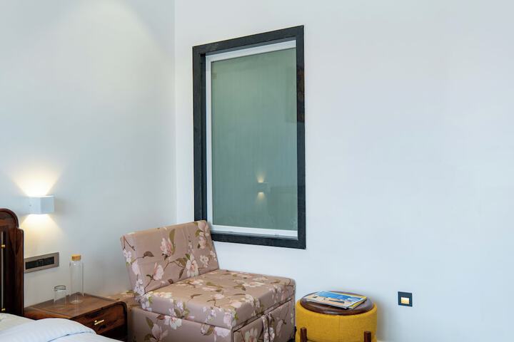 Room 5 of 25
