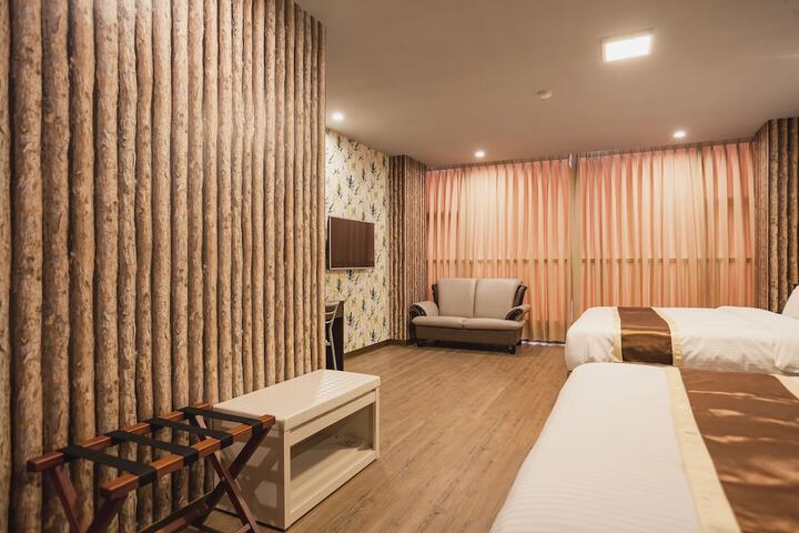 Room 27 of 65