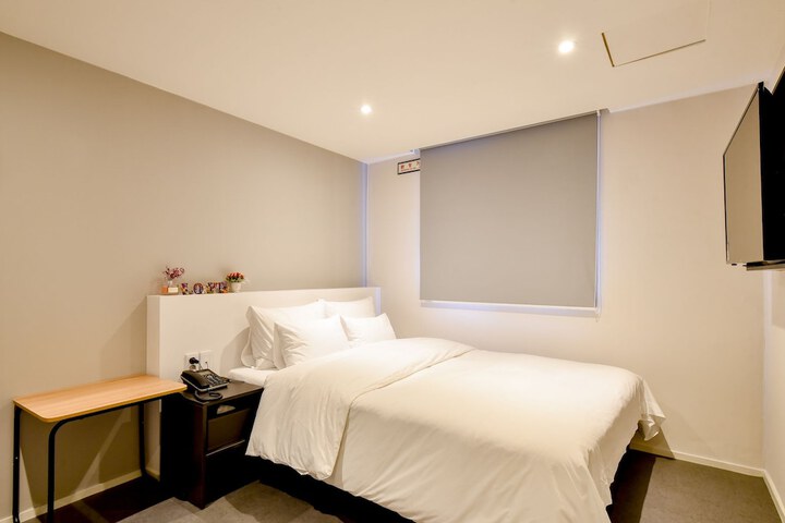 Room 15 of 35