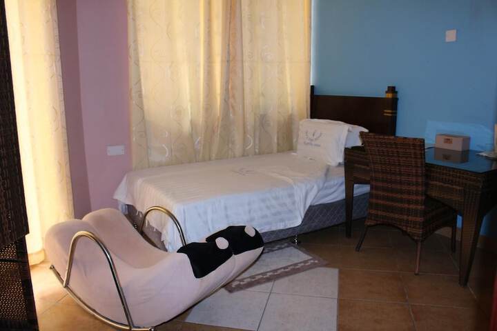 Room 11 of 29