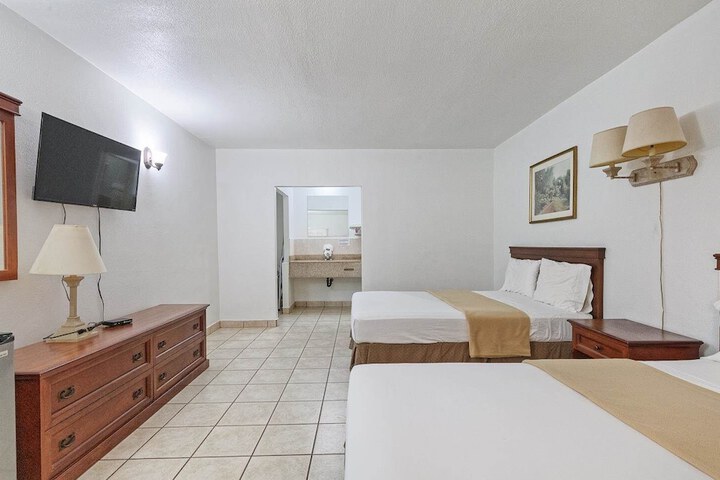 Room 5 of 30