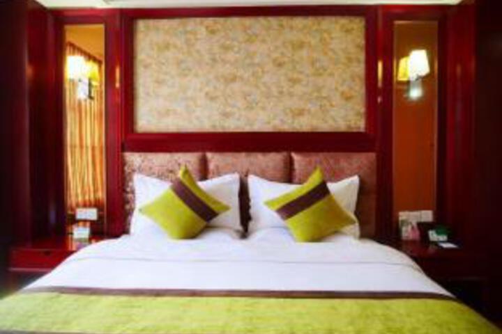 Room 8 of 8