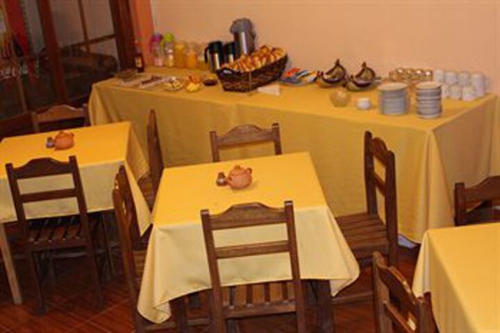 Dining 9 of 34