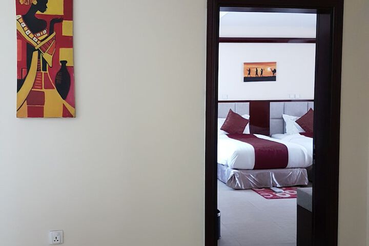 Room 28 of 103