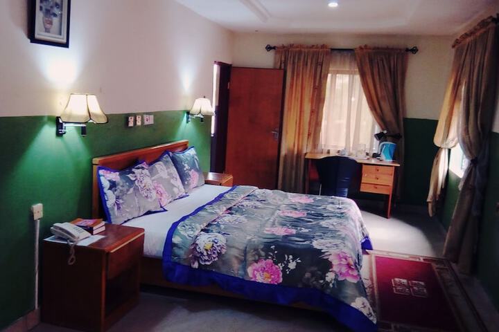Room 4 of 13