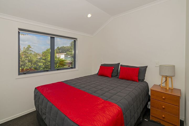 Room 7 of 38