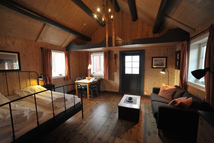 Room 15 of 142
