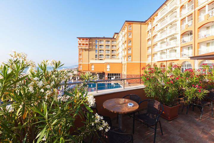 Pool Hotel