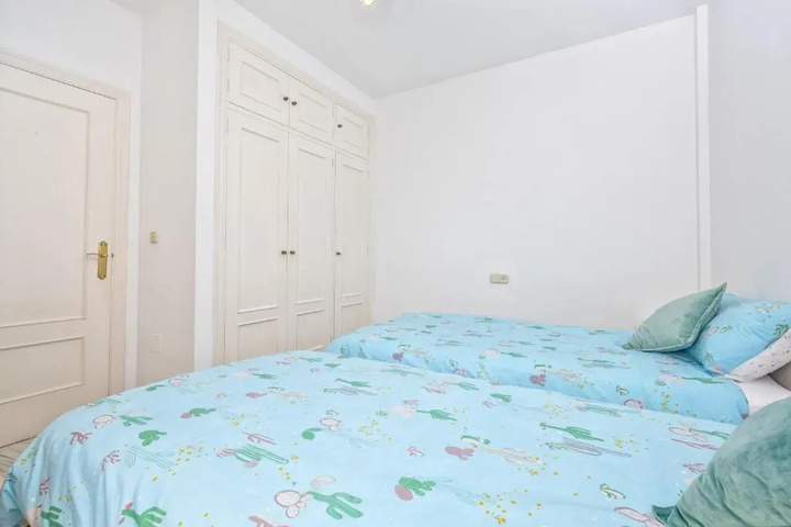 Room 4 of 15