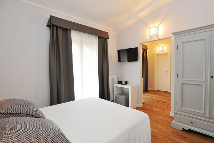 Room 12 of 61