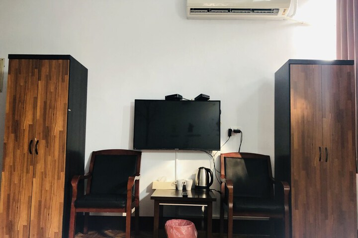 Room 9 of 15