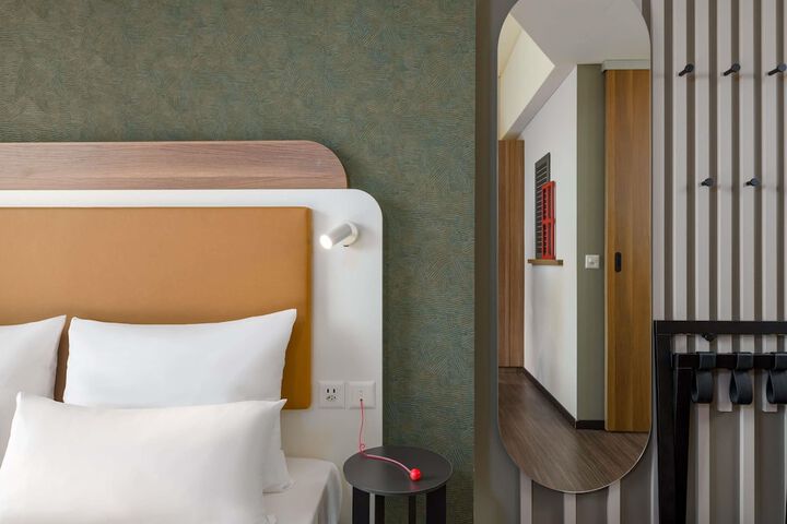 Room 58 of 164