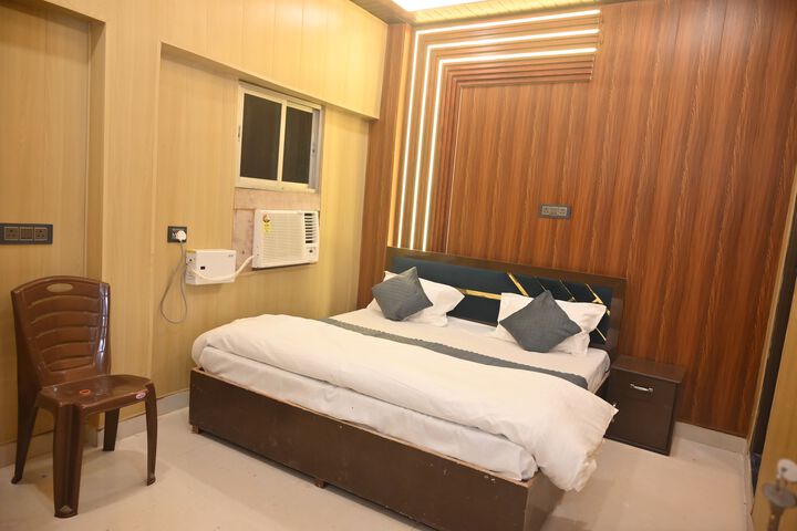 Hotel Narayan Niwas