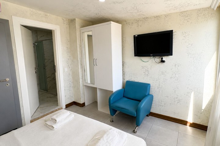 Room 27 of 63