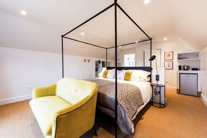 Room 12 of 60