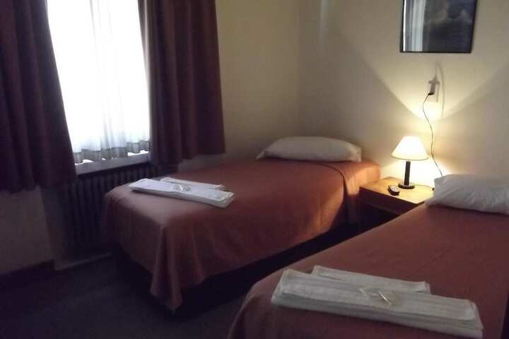 Room 10 of 44