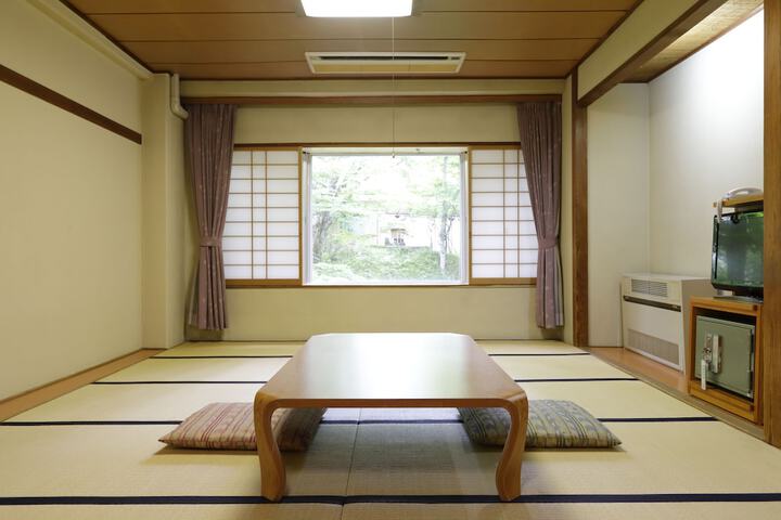 Room 11 of 58