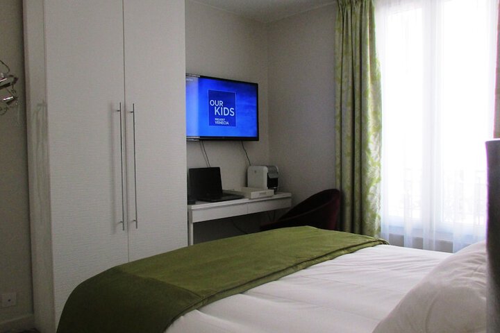 Room 8 of 46