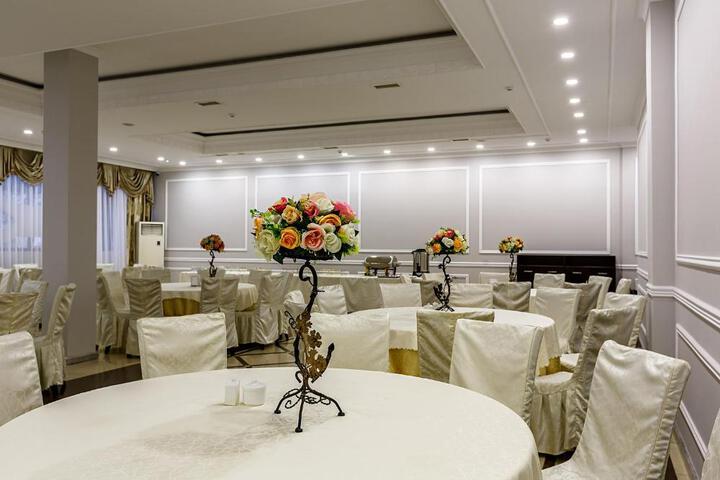 Hotel Suite Photo