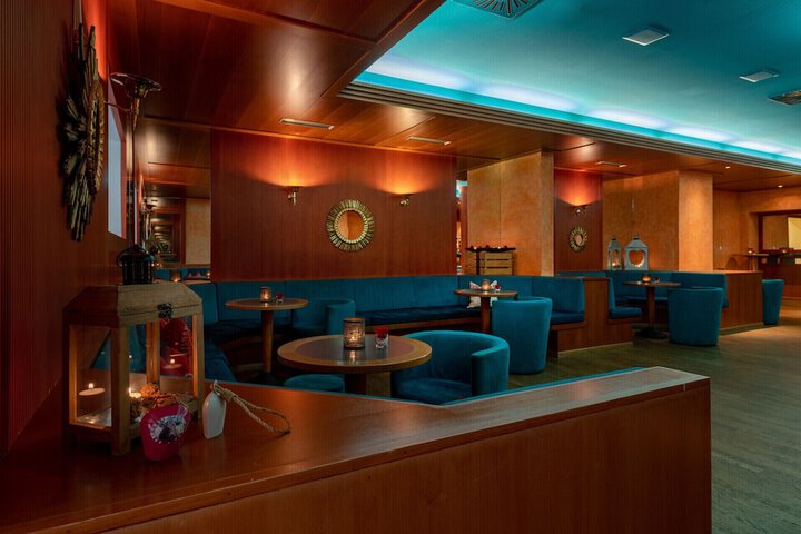 Lounge 57 of 71
