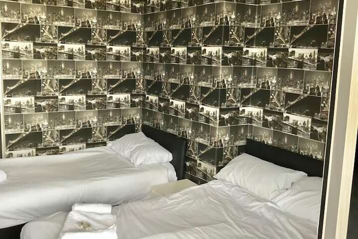 Room 34 of 38