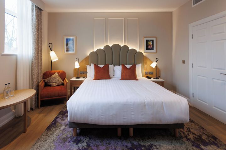Room 14 of 146