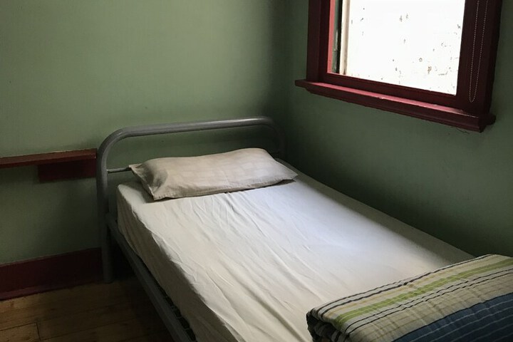 Room 18 of 135
