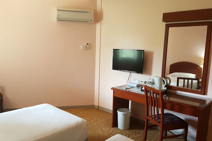 Room 11 of 22