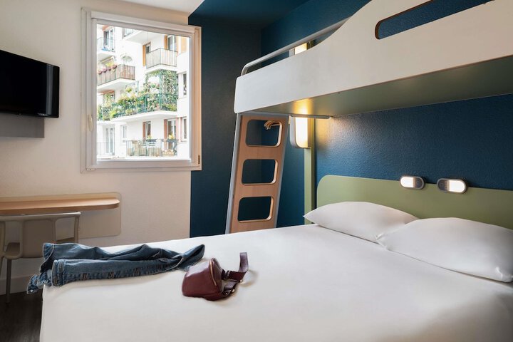 Room 4 of 30