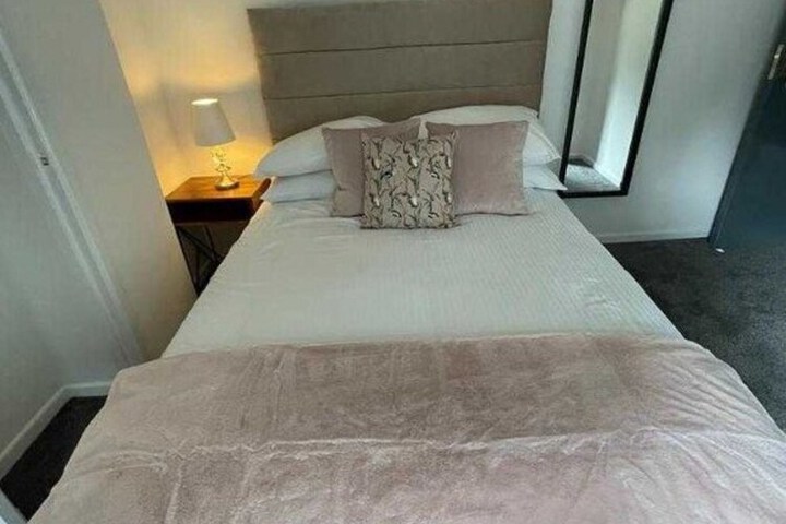 Room 11 of 21