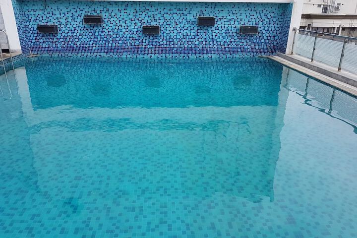 Pools & Facilities