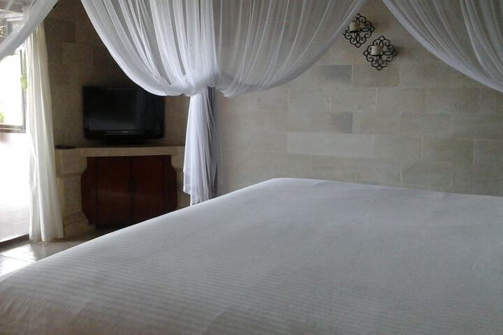 Room 4 of 44