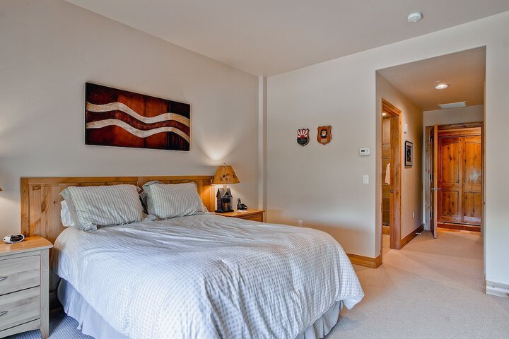Room 12 of 209