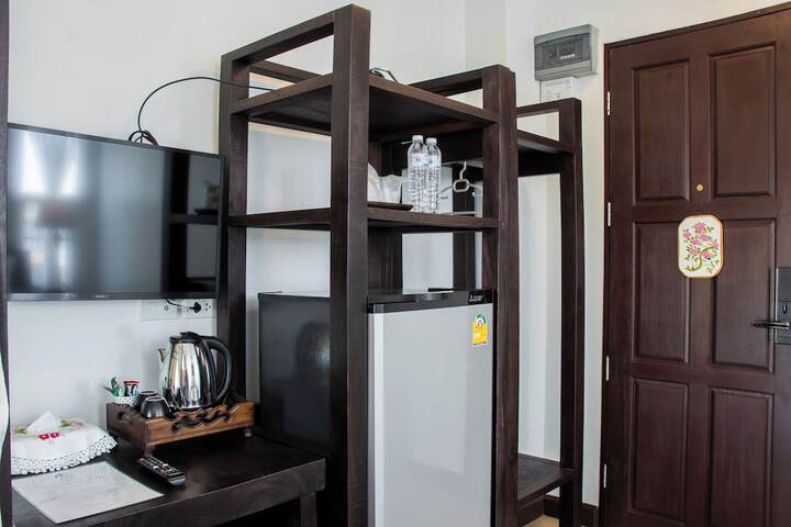 Room 4 of 38