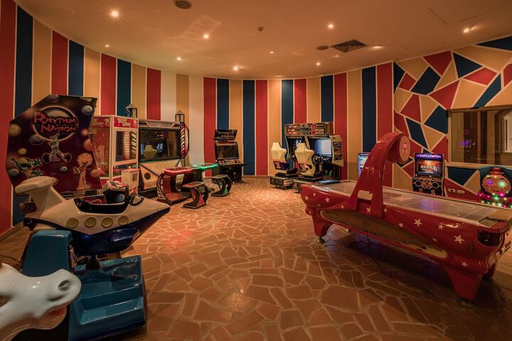 Room 27 of 47