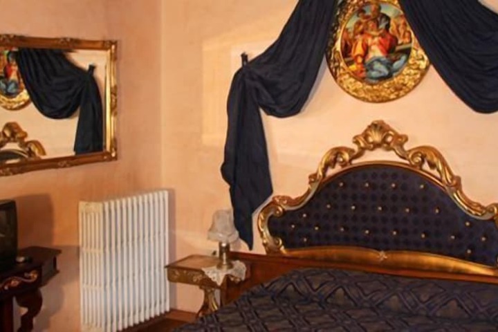 Room 7 of 53