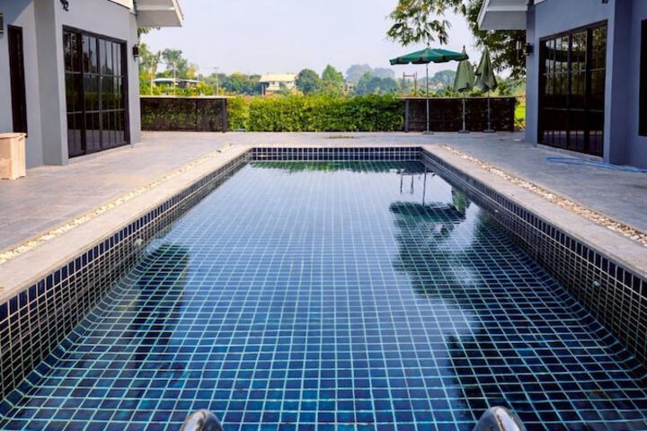Pool 24 of 50
