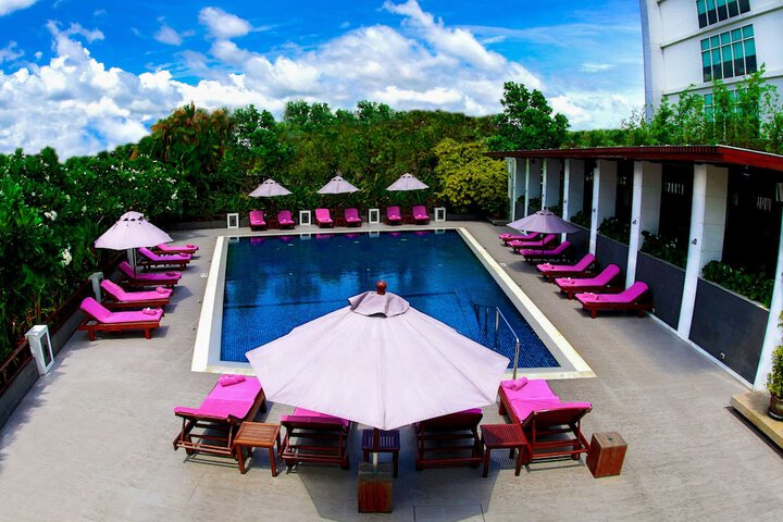 Hotel with Pool