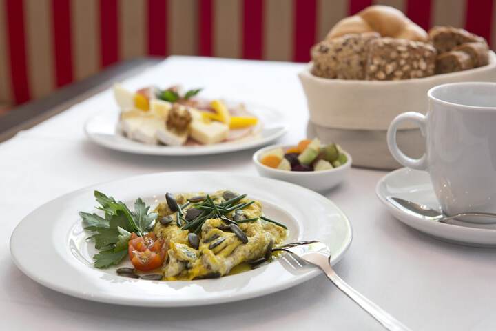 Breakfast/Coffee Service 49 of 91
