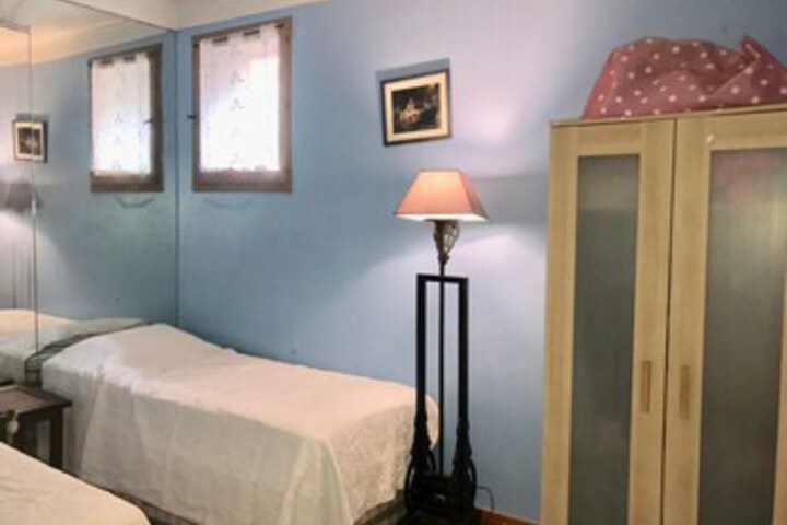 Room 30 of 49