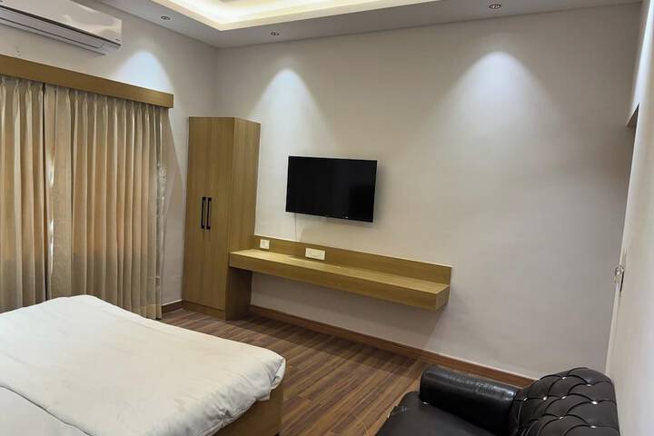 Room 10 of 47