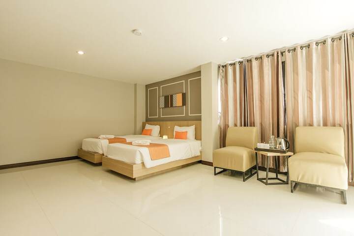 Room 65 of 174