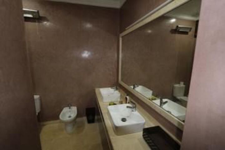 Room 5 of 25