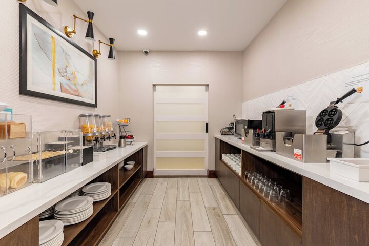 Breakfast/Coffee Service 32 of 42