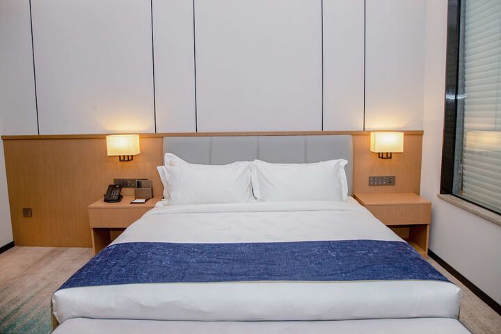 Room 8 of 75