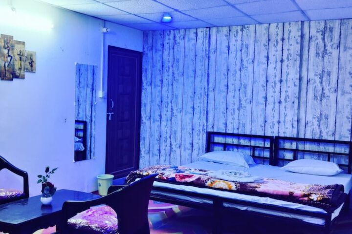 Room 10 of 30